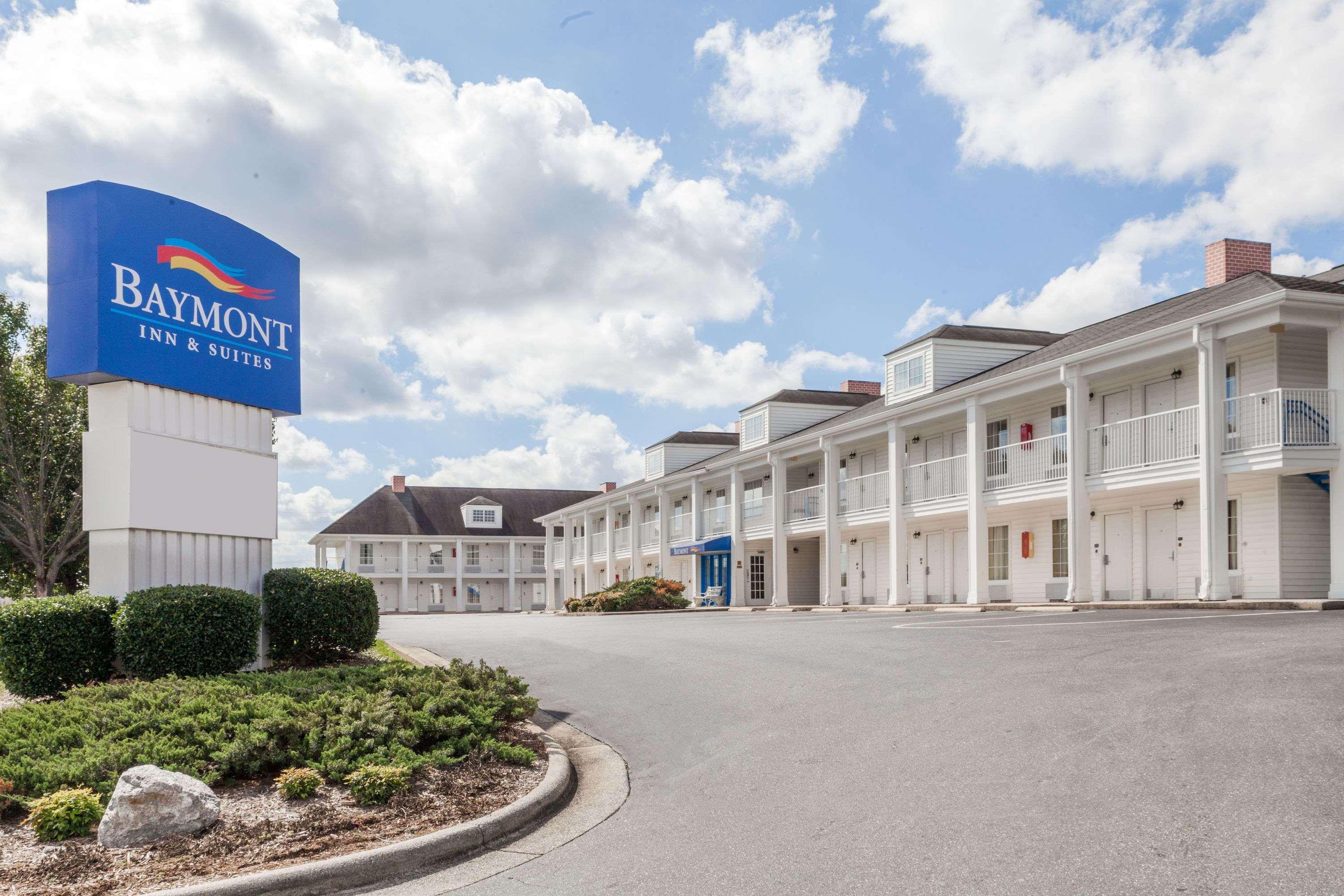 Baymont By Wyndham Hickory Hotel Exterior photo