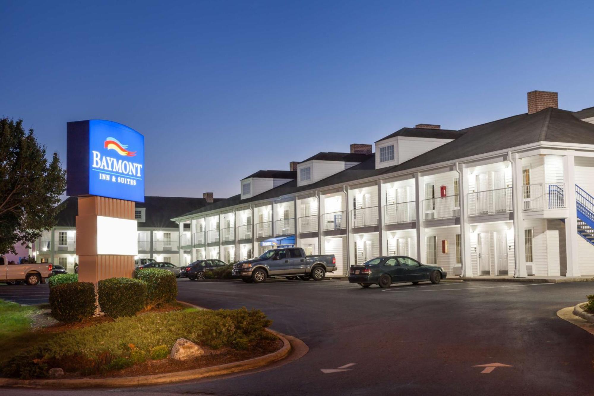 Baymont By Wyndham Hickory Hotel Exterior photo